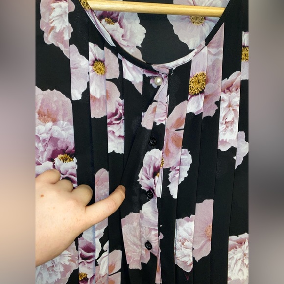 Karl Lagerfeld Pearl Floral Pleat Blouse XL - Picture 3 of 11